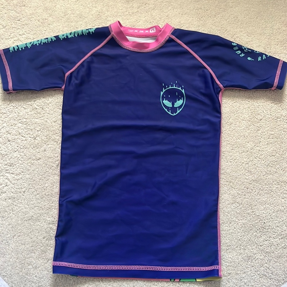 Rubber bones alien rashguard
